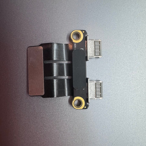 Byte av USBC-portar MacBook Pro 2016-2024 Service Laga | Trasig USB-C-Port | Macbook