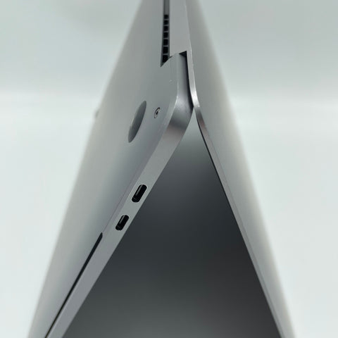 Begagnad - MacBook Pro (15-inch, 2017) Space gray